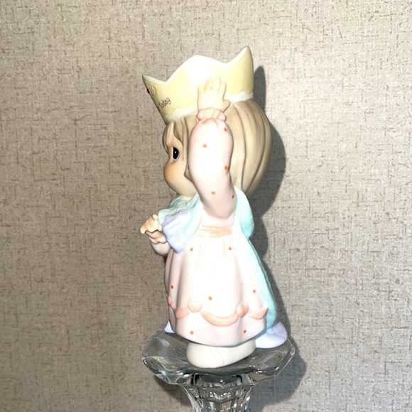 Super cute! Precious Moments Mothers Day “Queen for the Day” figurine Excellent - Picture 2 of 6